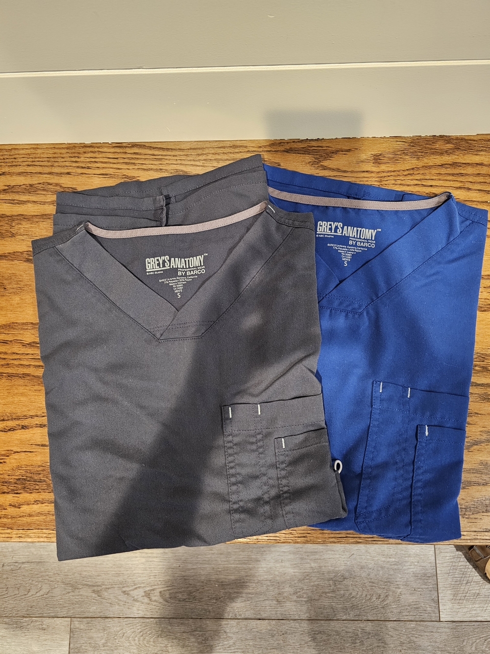 Grey's Anatomy Scrub Top Bundle - Men's Size Small